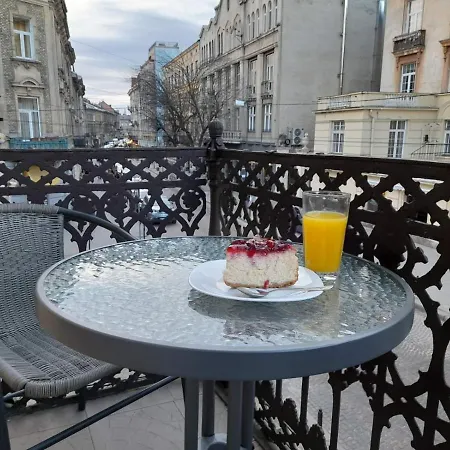 On Pekarska Str.26 *